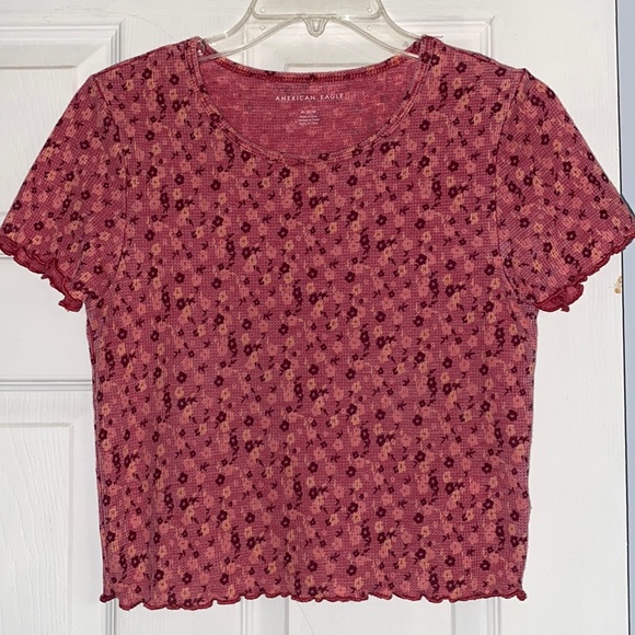 American Eagle Berry Pink Lettuce Trim Floral Top NWOT - Picture 3 of 10